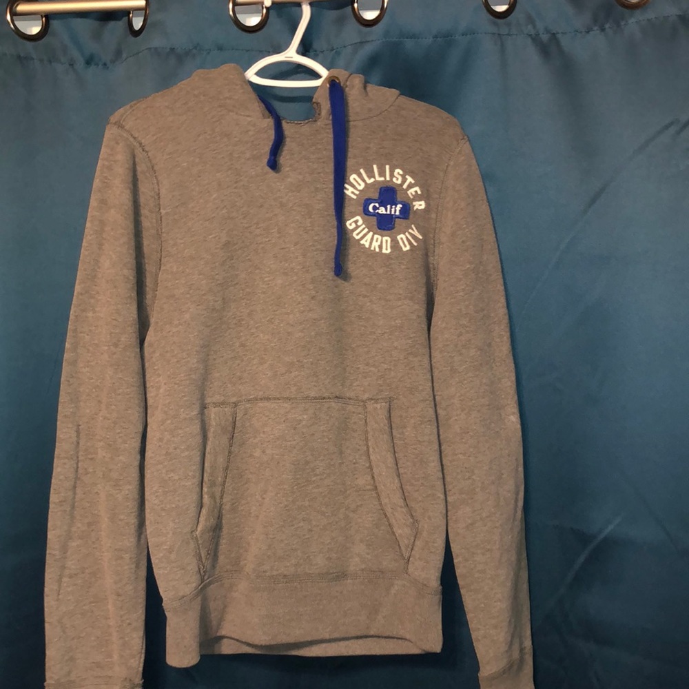 Hollister sweat top gray